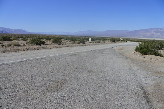 Parkplatz auf dem Weg ins Death Valley