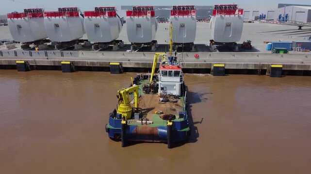 25m Multicat. UK Dredging boat.