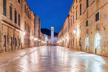 Obraz premium Dubrovnik, Croatia on Stradun at Blue Hour