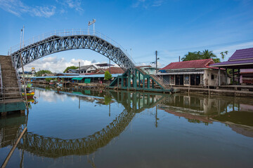 Fototapeta premium THAILAND TRAT VILLAGE BAN NAM CHIAO BRIDGE