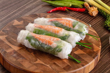 Vietnamese spring roll with prawn © Andrei Starostin