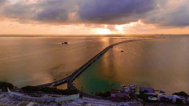 Puente Nichupt&eacute; Canc&uacute;n