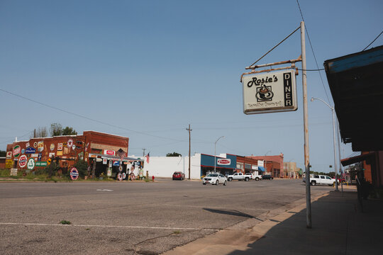 Closed Rosie&rsquo;s Diner on old Route 66 in Erick, Oklahoma, September 2020