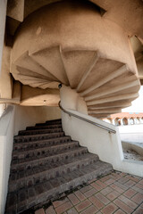 Obraz premium Shimizu, Japan - March 27, 2026: Concrete spiral staircase on the docks of Shimizu in Shizuoka, Japan 