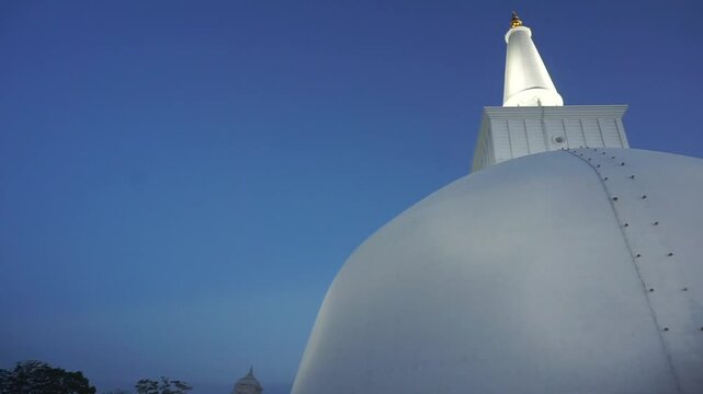 Serene and soulful view of the historic Ruwanwalli Stupa 4