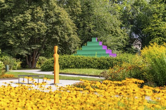 Coloured pyramid and colour rays of flowers, Optikpark Rathenow, Rathenow, Havelland, Brandenburg, Germany