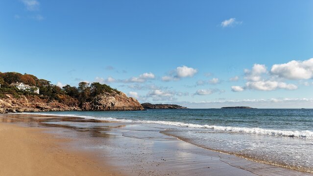 Empty beach in autumn, Singing Beach, Manchester-by-the-Sea, Cape Ann, Massachusetts, New England, USA