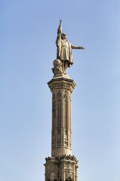 Statue of Columbus in white marble, sculptor Jer&oacute;nimo Su&ntilde;ol, free standing, Plaza de Col&oacute;n, Madrid, Spain