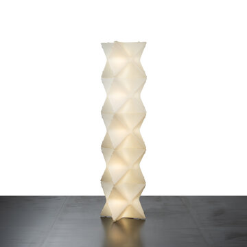 Octo modular floor lamp designed by Tom Dixon for Eurolounge in the 1990s. Udine, Italy, November 20, 2025