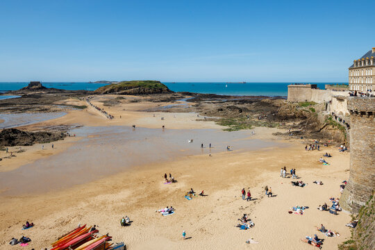 Vue a&eacute;rienne de la plage de Bon-Secours &agrave; Saint-Malo