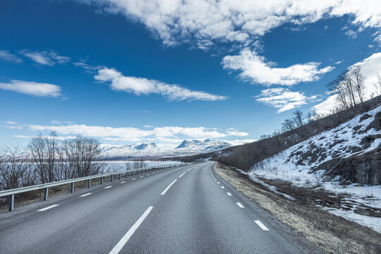 Europastrasse E 10 in Schwedisch Lappland bei Kiruna