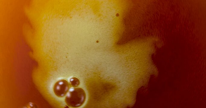 Bolle d'aria in liquido effervescente 