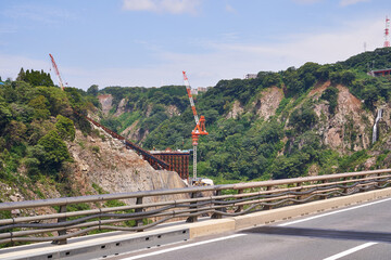 熊本県　新阿蘇大橋架橋中の阿蘇長陽大橋 © osap1111