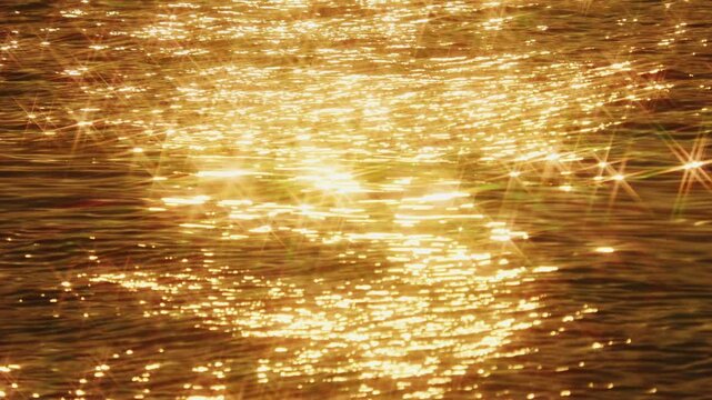 夕方の海にきらめく波　光の反射が美しい夏の自然イメージ