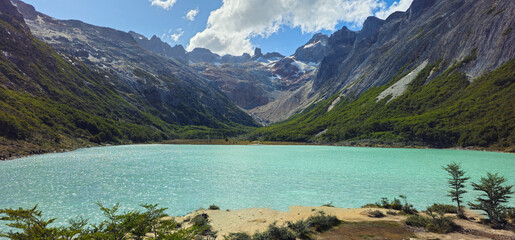 Stunning Laguna Esmeralda Glacial Lake and Valley in Ushuaia Patagonia © RockiesRevealed