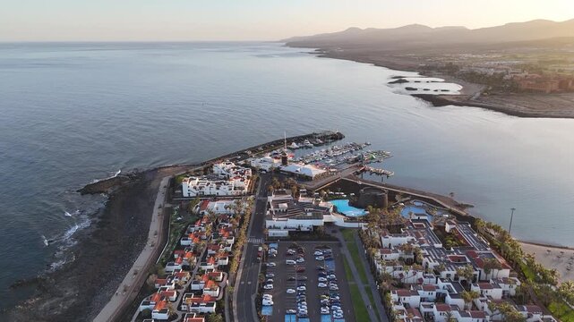 plage del castillo et littoral &agrave; Fuerteventura aux canaries