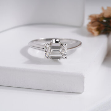 White gold elegant diamond ring for women and girls for special engagement ocation 