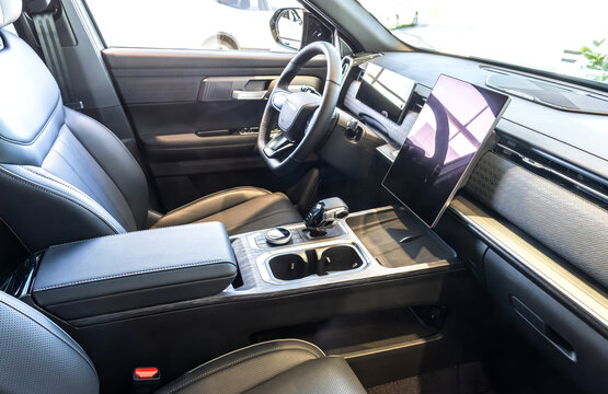 Interior design of new Jaecoo J7 vehicle, control board, steering wheel, seats