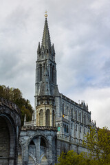 Fototapeta premium Basilica of the Immaculate Conception of Lourdes at the heart of the Sanctuary of Our Lady of Lourdes