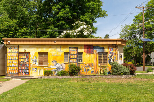 Museum building and mural at the Thomas Edison Center at Menlo Park in Edison, New Jersey, commemorating the inventor and historic laboratory site.