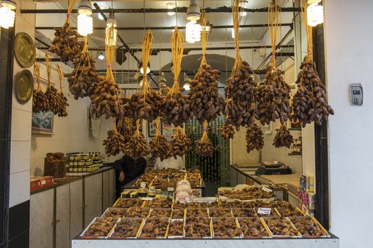 Shop, sale of dates, Algier, Algeria