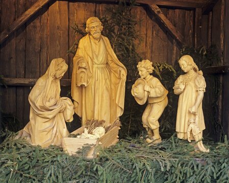 Graven wooden crib figures from South Tyrol
