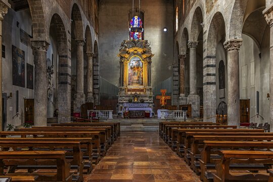 Altar and interior of the church of San Michele in Borgo, Pisa, Tuscany, Italy