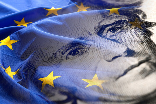 Flagge der Europ&auml;ischen Union EU und Dollar Banknote