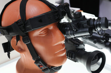 Obraz premium Head-mounted night vision device on mannequin head