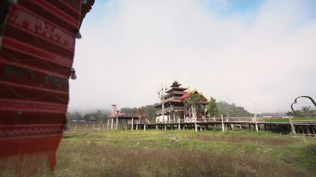 Ban Pam Bok is a small Shan community 