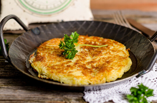 Frying pan with potato roesti