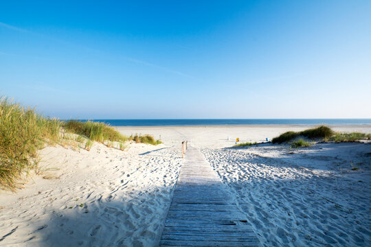 Germany, Lower Saxony, East Frisian Island, Juist, dune and beach landscape