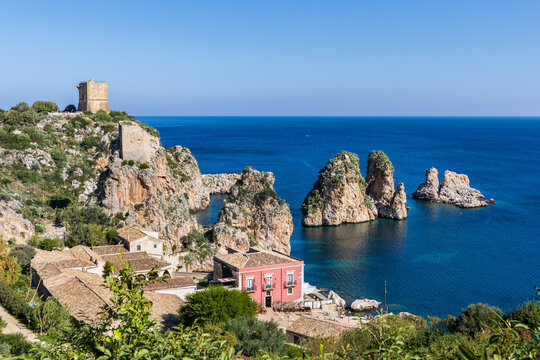Faraglioni e tonnara di Scopello