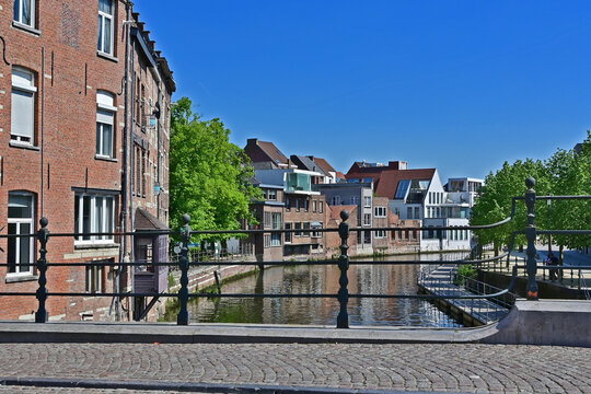 Malines (Mechelen):  Il fiume Dijle che attraversa la citt&agrave;, Fiandre, Belgio