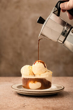 ice cream and coffee, affogato al caffe'