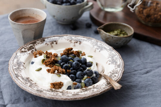 Blueberry Yogurt Breakfast Bowl