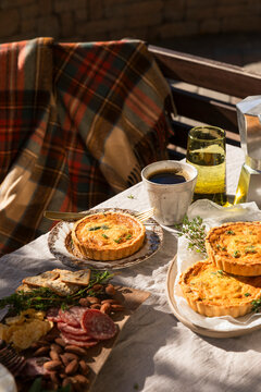 Mini quiches served for a cozy outdoor brunch picnic