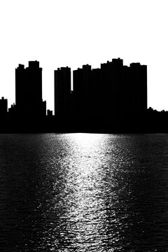 Lago na cidade (Black and White)