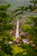 雨の降る白川郷 © A.Kura