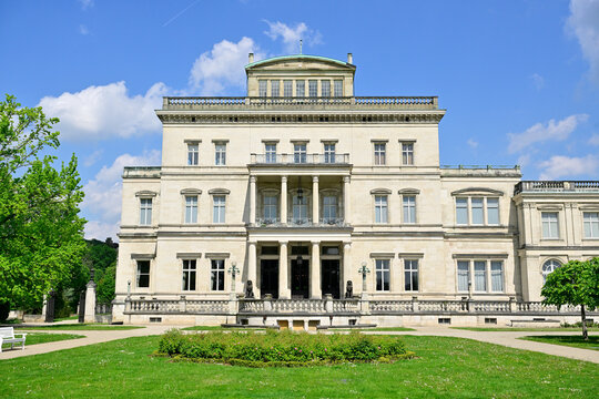 Villa H&uuml;gel