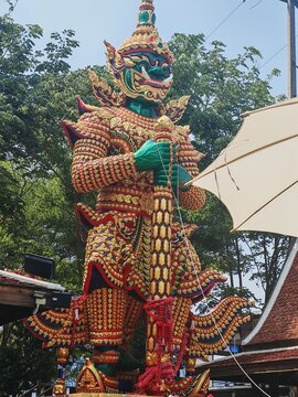 Many Thai people pray to Thao Wessuwan for protection wealth and good fortune