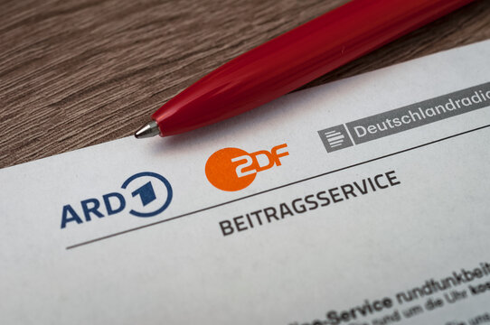 Beitragsservice von ARD und ZDF Rundfunkgeb&uuml;hr Rundfunkbeitrag GEZ mit Geld in Deutschland