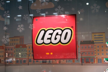 Obraz premium Oslo, Norway-Nov.25th 2025: LEGO brand logo store sign 