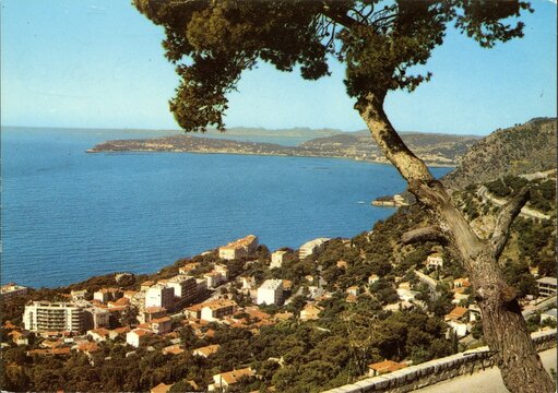 CAP D'AIL.VUE G&Eacute;N&Eacute;RALE.LE CAP FERRAT.AU LOIN L'ESTEREL1975.FRANCE.