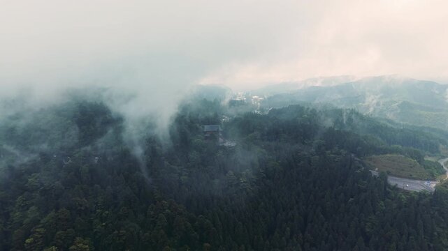 Misty Daimon Gate at Koyasan on an Early Summer Morning, Koya, Wakayama, Japan　「霧が立ちこめる高野山(初夏の朝)」和歌山県高野町