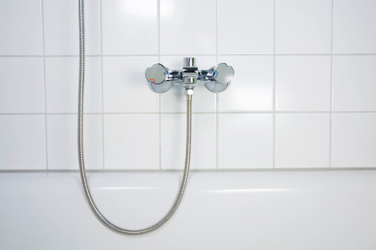 Bathroom, Shower tube