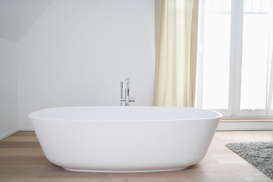 Germany, Cologne, bath tub