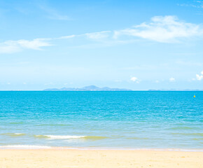 Fototapeta premium Sea blue summer backgorund, sand beach blue sky at coast island scene mockup water nature 