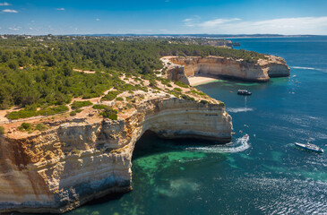 Costa do Algarve, Portugal © Aleksandra