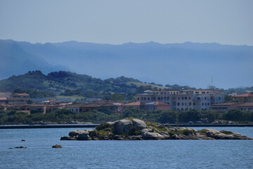 Fototapeta premium panorama di mare con isolotto